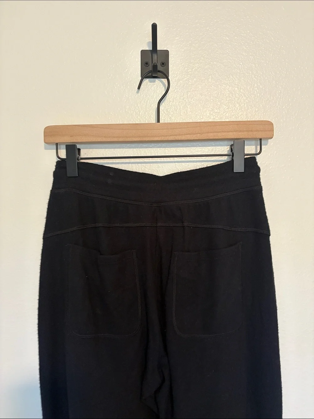 ALO Soho Mid-Rise Vegan Cashmere Stretch Jogger Sweatpants Loungewear Black XS